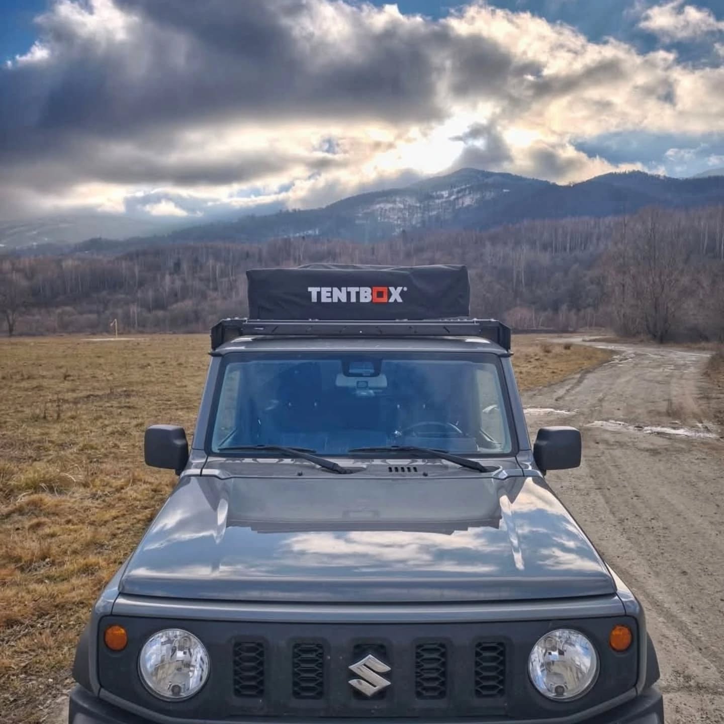 Combinația perfecta pentru aventura,
𝐒𝐮𝐳𝐮𝐤𝐢 𝐉𝐢𝐦𝐧𝐲 ș𝐢 𝐓𝐞𝐧𝐭𝐁𝐨𝐱 𝐋𝐢𝐭𝐞 𝟐.𝟎
#vancamperromania
#tentboxromania #tentbox #camping #campinglife #campingauto #outdoor #outdoors #romania #romaniamagica
